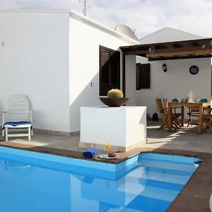 https://villa-corona-roses.puertodelcarmen-hotels.org